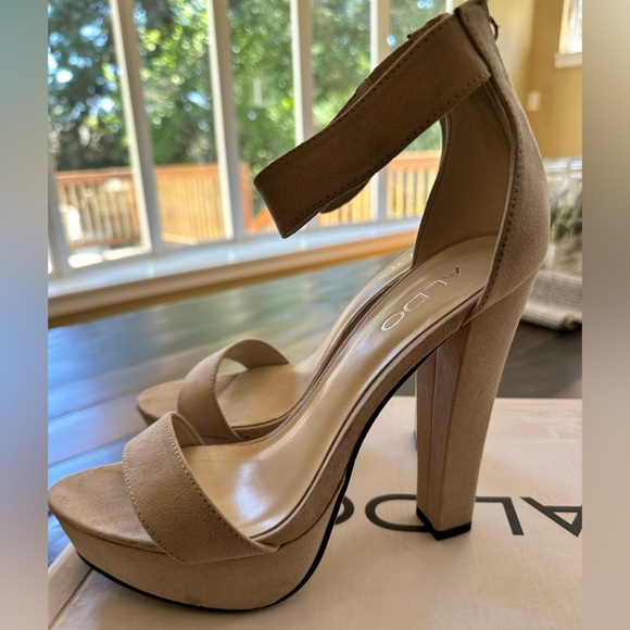 Aldo Platform Sandals - Picture 2 of 4